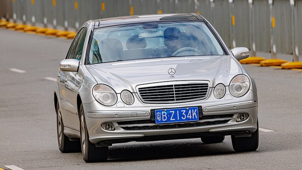 Mercedes Klasy E W211